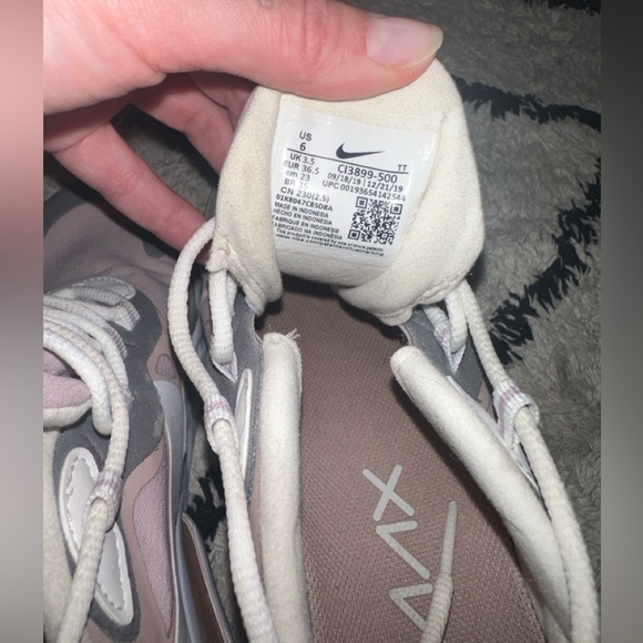 Nike Air Max 270 React - Picture 7 of 8